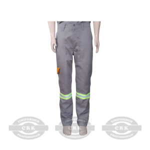 Calça de Brim com Botão e Faixa Refletiva – Resistência, Segurança e Acabamento Profissional para o Uniforme Operacional